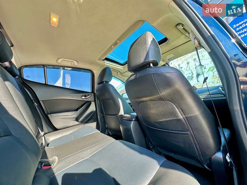 Седан Mazda 3 2018 в Києві