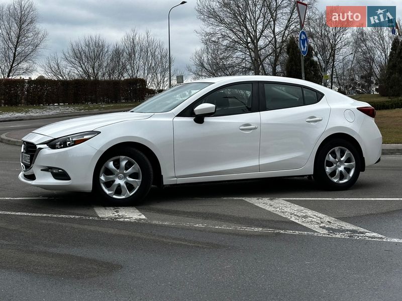 Седан Mazda 3 2018 в Києві