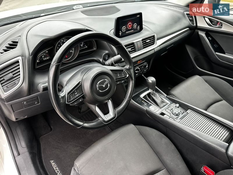 Седан Mazda 3 2018 в Києві