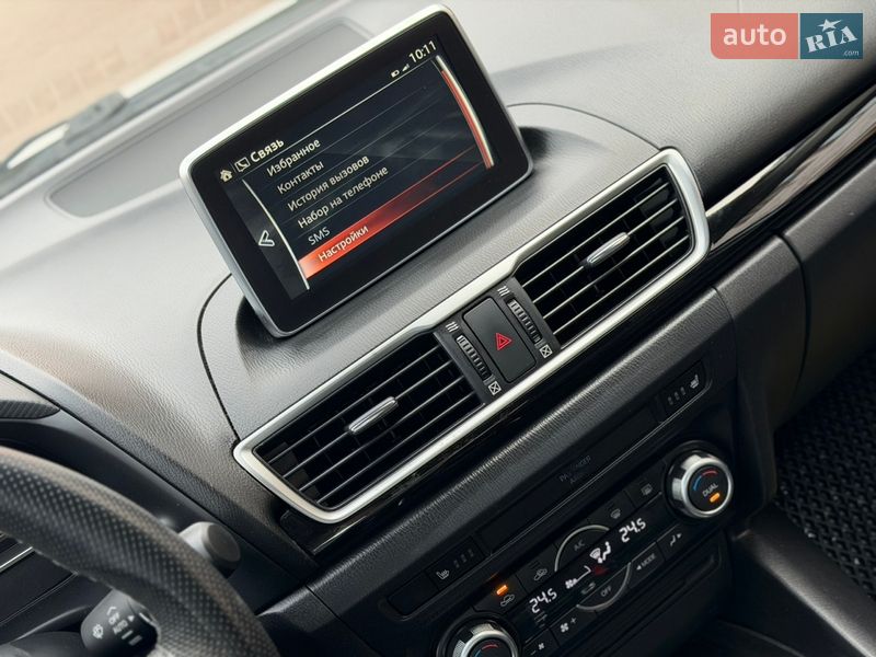 Седан Mazda 3 2014 в Стрию