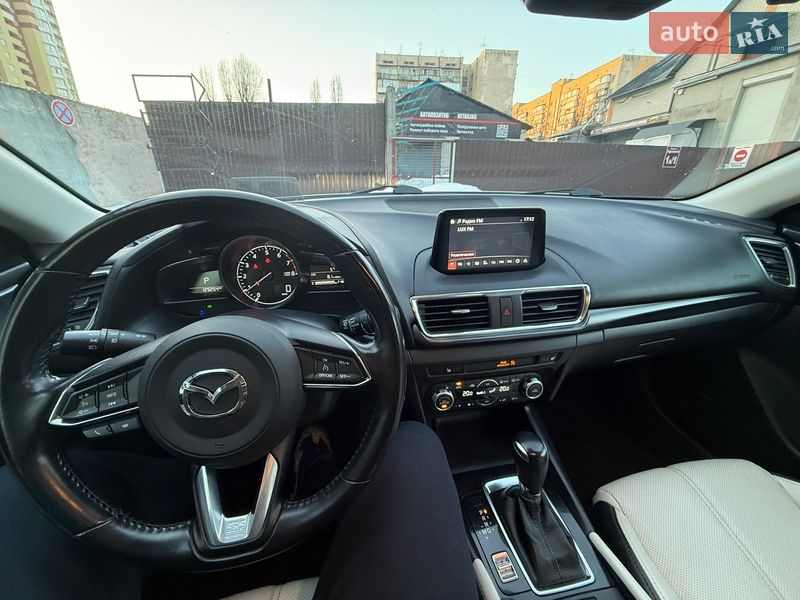Седан Mazda 3 2017 в Києві