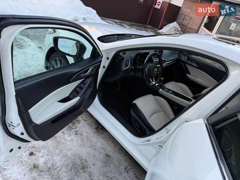 Седан Mazda 3 2017 в Києві
