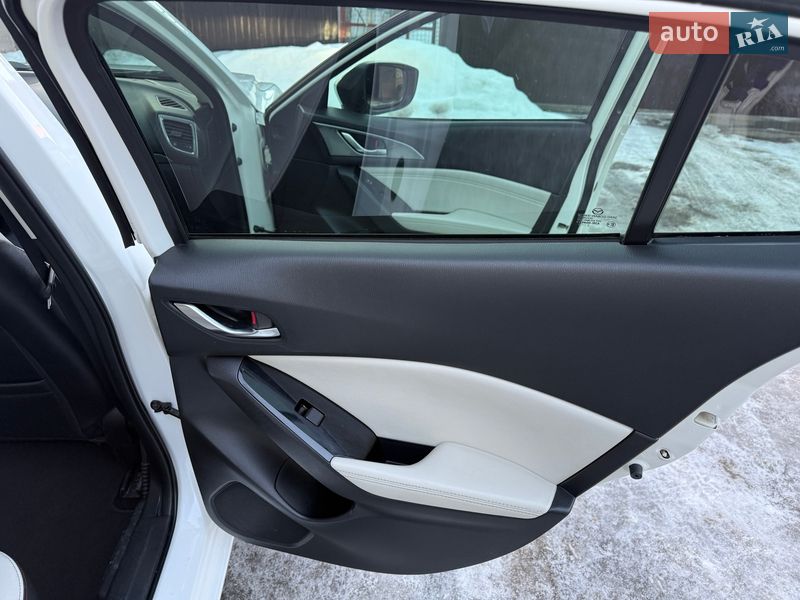 Седан Mazda 3 2017 в Києві