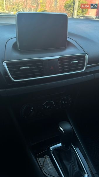 Седан Mazda 3 2016 в Києві
