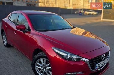 Седан Mazda 3 2016 в Дніпрі