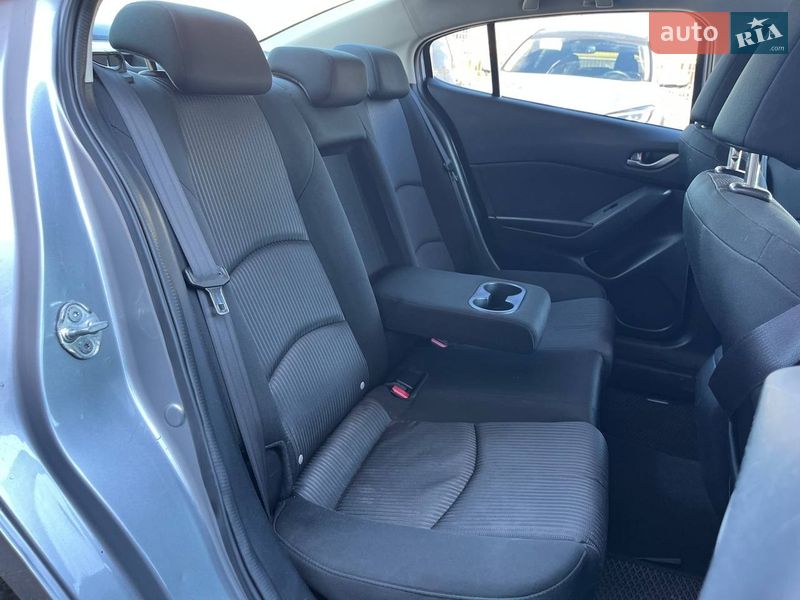 Седан Mazda 3 2016 в Києві