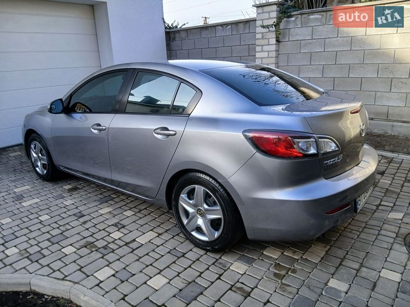 Седан Mazda 3 2011 в Херсоне