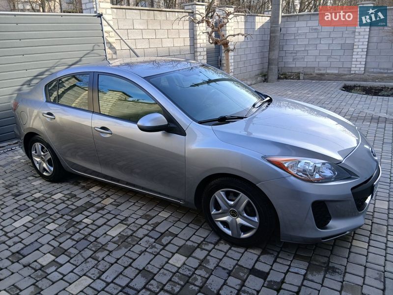 Седан Mazda 3 2011 в Херсоне