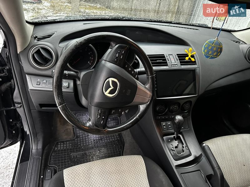 Седан Mazda 3 2011 в Кропивницком