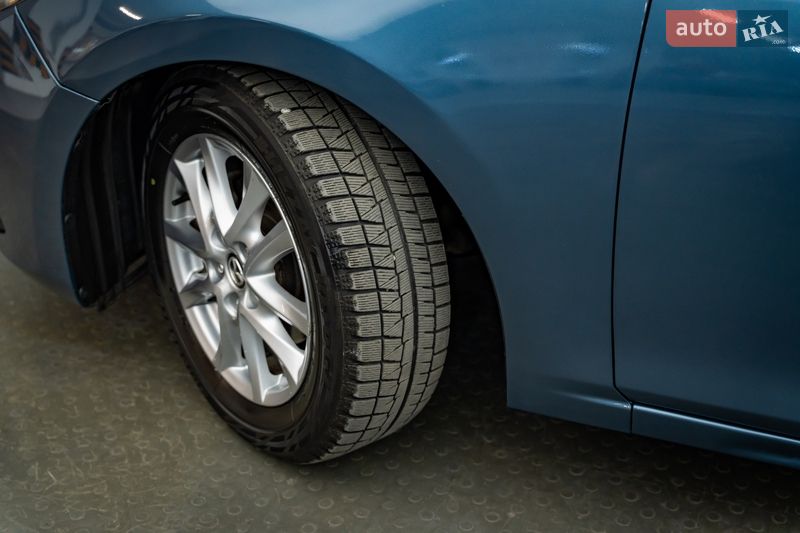 Седан Mazda 3 2016 в Киеве
