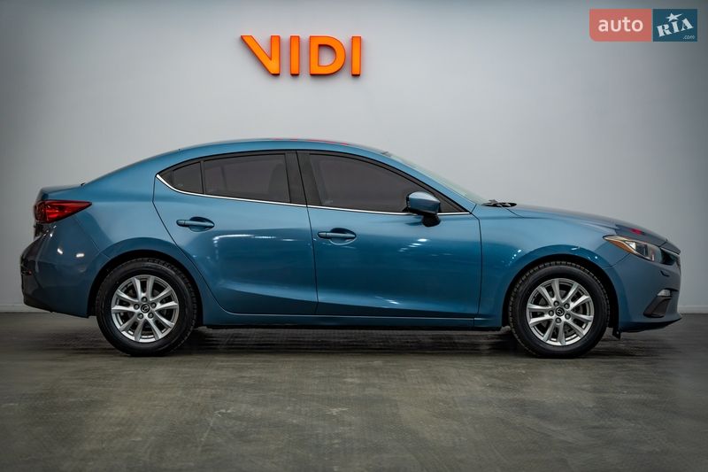 Седан Mazda 3 2016 в Киеве