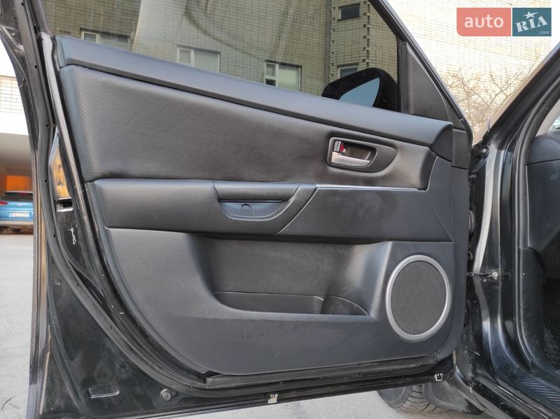 Седан Mazda 3 2008 в Нетешине