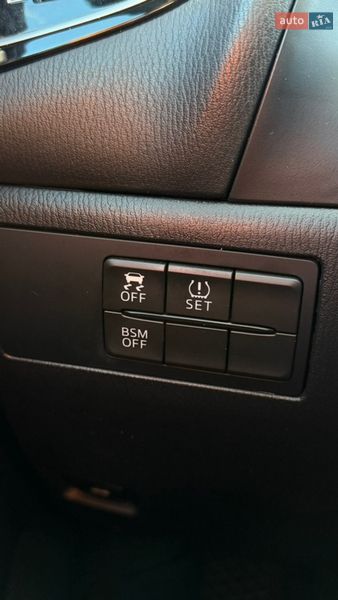 Седан Mazda 3 2015 в Днепре