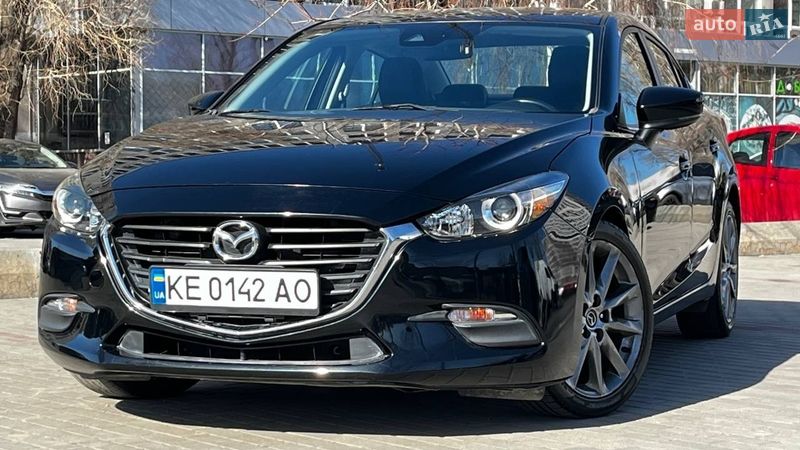 Седан Mazda 3 2018 в Днепре