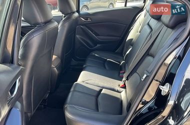 Седан Mazda 3 2018 в Днепре