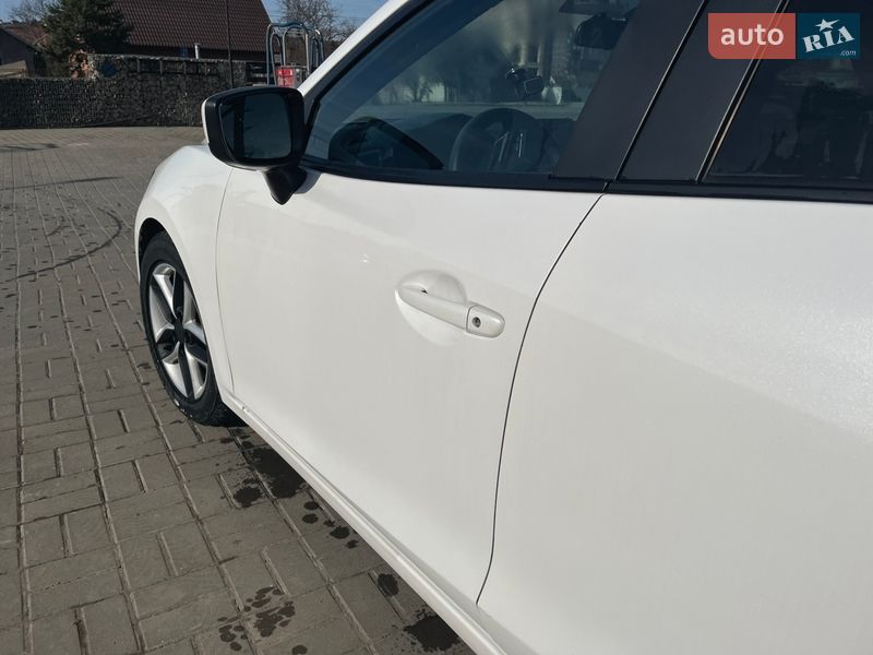 Седан Mazda 3 2017 в Ивано-Франковске