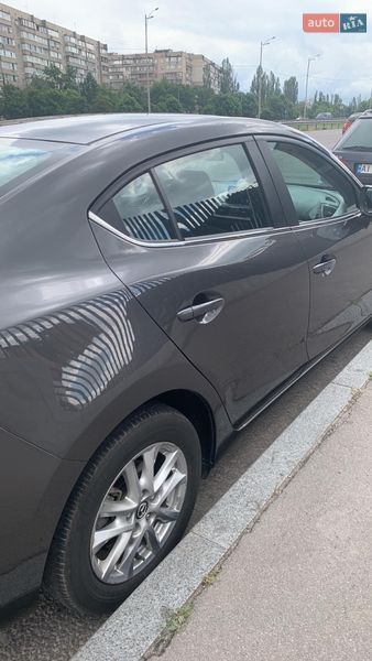 Седан Mazda 3 2017 в Киеве