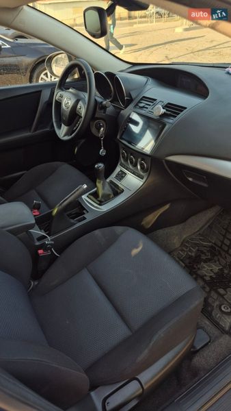 Хэтчбек Mazda 3 2011 в Днепре