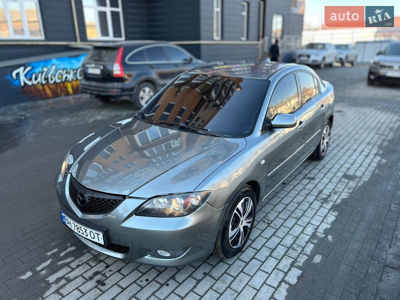 Седан Mazda 3 2004 в Полонному