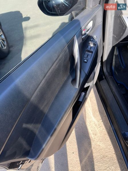 Хэтчбек Mazda 3 2012 в Днепре