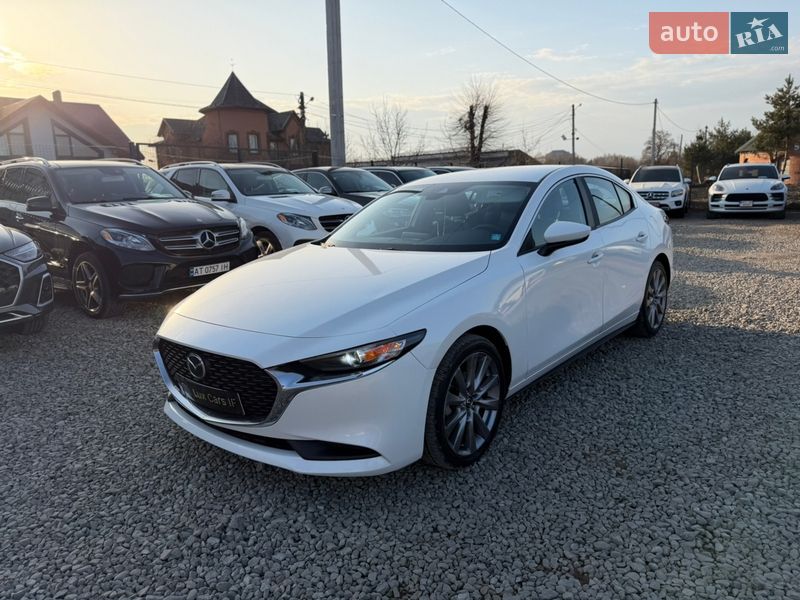 Седан Mazda 3 2021 в Ивано-Франковске