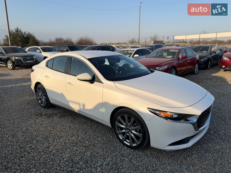 Седан Mazda 3 2021 в Ивано-Франковске