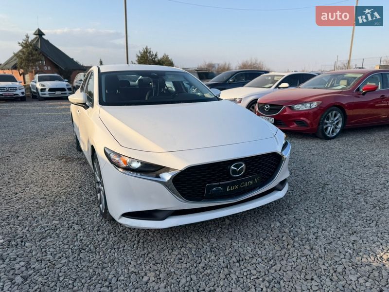 Седан Mazda 3 2021 в Ивано-Франковске
