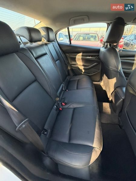 Седан Mazda 3 2021 в Ивано-Франковске