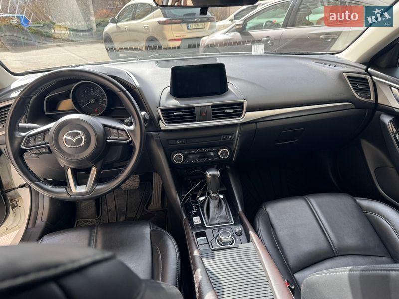 Хэтчбек Mazda 3 2018 в Киеве
