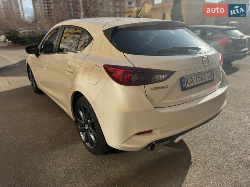 Хэтчбек Mazda 3 2018 в Киеве