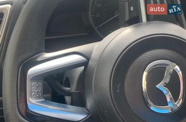 Седан Mazda 3 2017 в Киеве