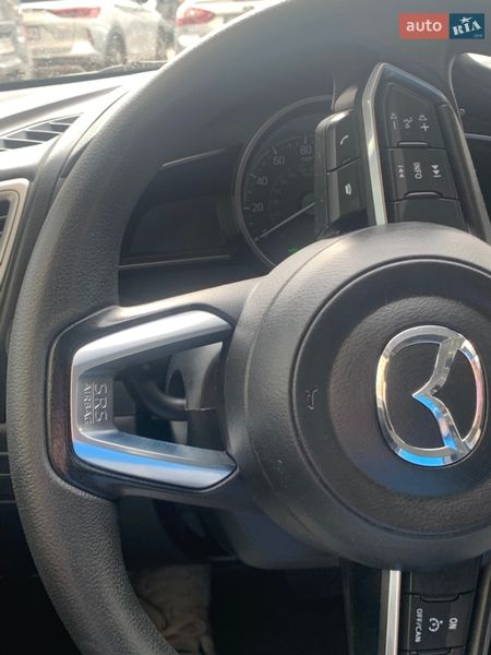 Седан Mazda 3 2017 в Киеве