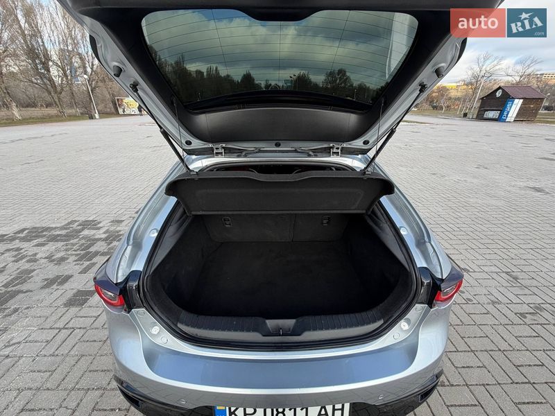 Хэтчбек Mazda 3 2023 в Запорожье