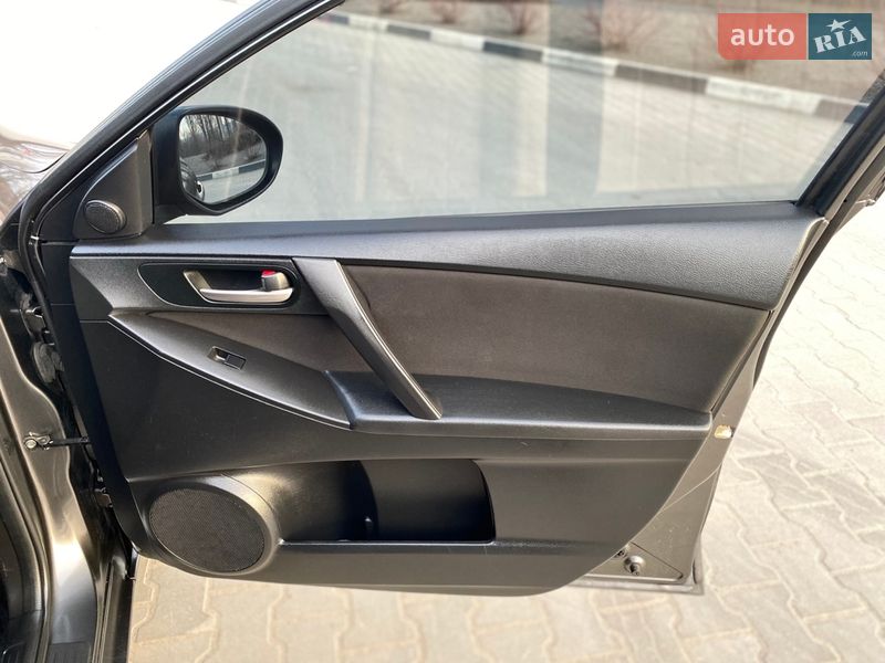 Седан Mazda 3 2011 в Киеве