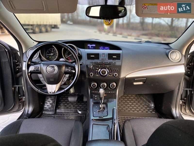 Седан Mazda 3 2011 в Киеве