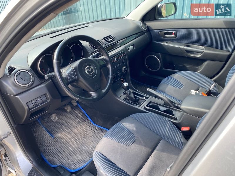 Хэтчбек Mazda 3 2004 в Звягеле