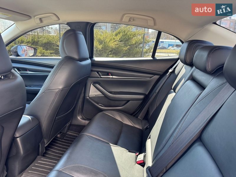 Седан Mazda 3 2019 в Харькове
