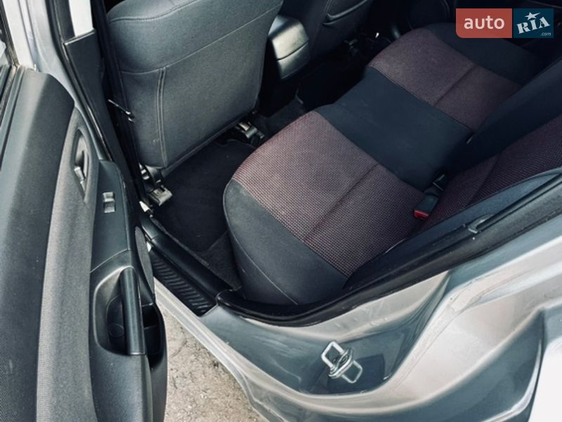 Седан Mazda 3 2006 в Смеле