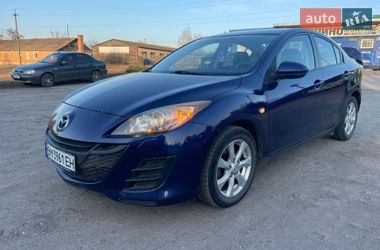 Седан Mazda 3 2009 в Ромнах