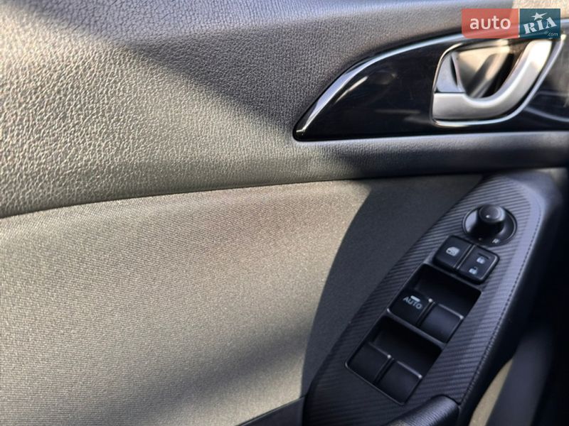 Седан Mazda 3 2013 в Києві