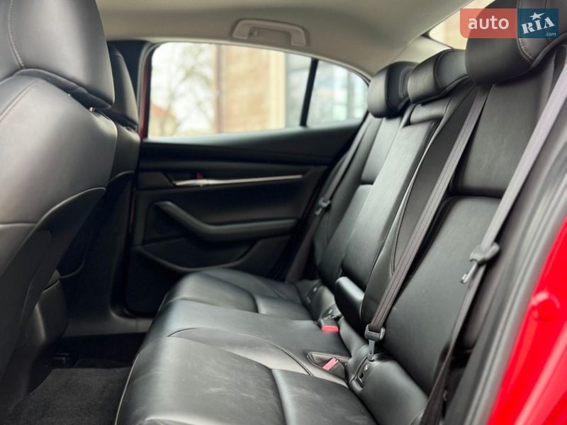 Седан Mazda 3 2018 в Николаеве