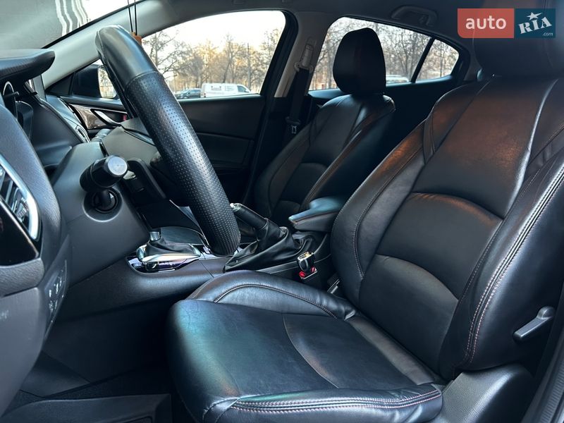 Хэтчбек Mazda 3 2014 в Николаеве
