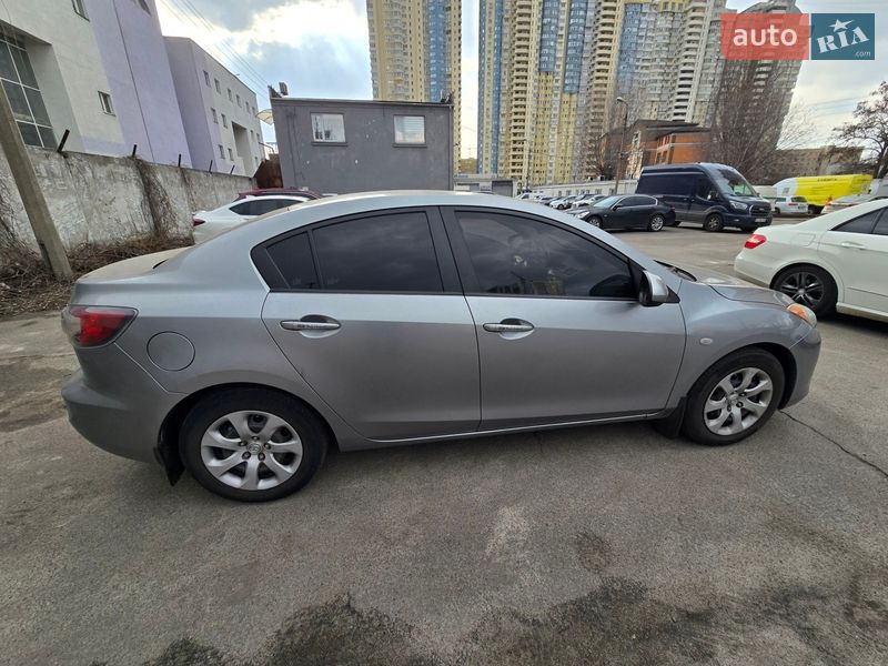 Седан Mazda 3 2012 в Киеве