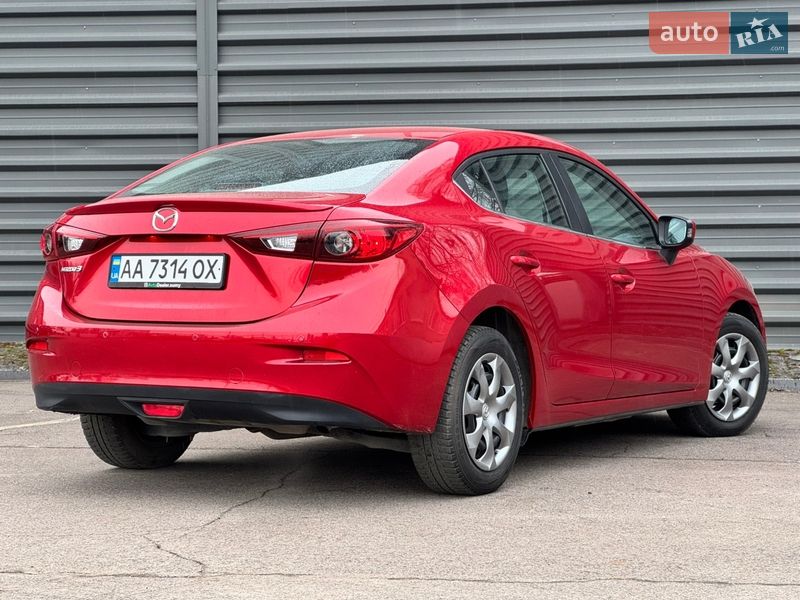 Седан Mazda 3 2015 в Сумах
