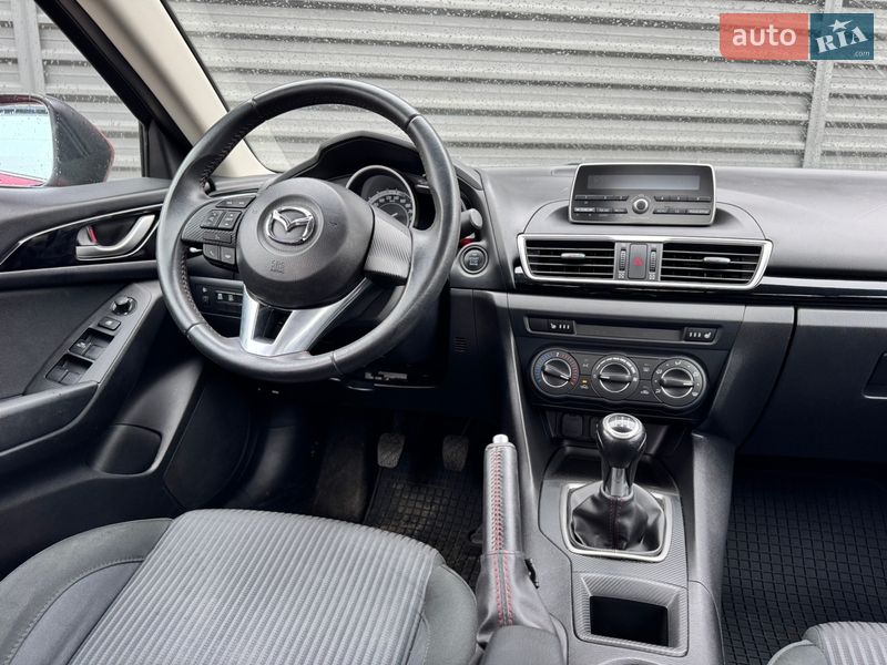 Седан Mazda 3 2015 в Сумах