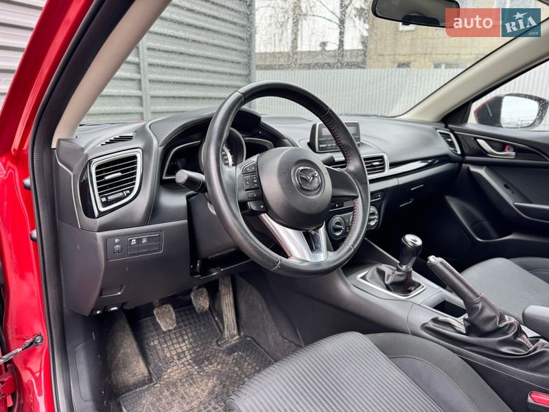 Седан Mazda 3 2015 в Сумах