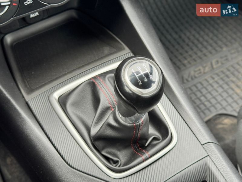 Седан Mazda 3 2015 в Сумах