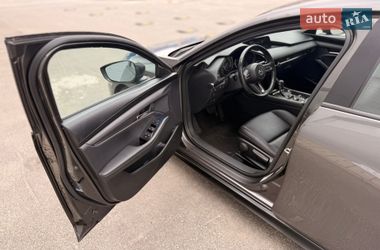 Седан Mazda 3 2018 в Днепре