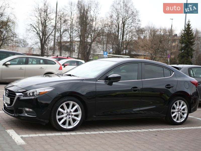 Седан Mazda 3 2017 в Львові