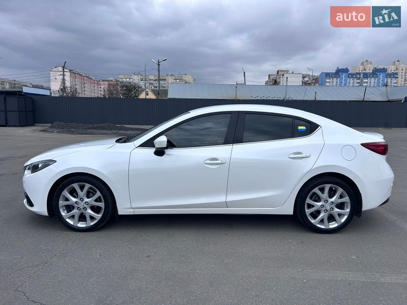 Седан Mazda 3 2015 в Киеве